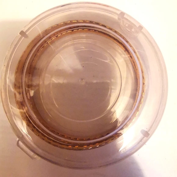 Gold bangles - Picture 1 of 3